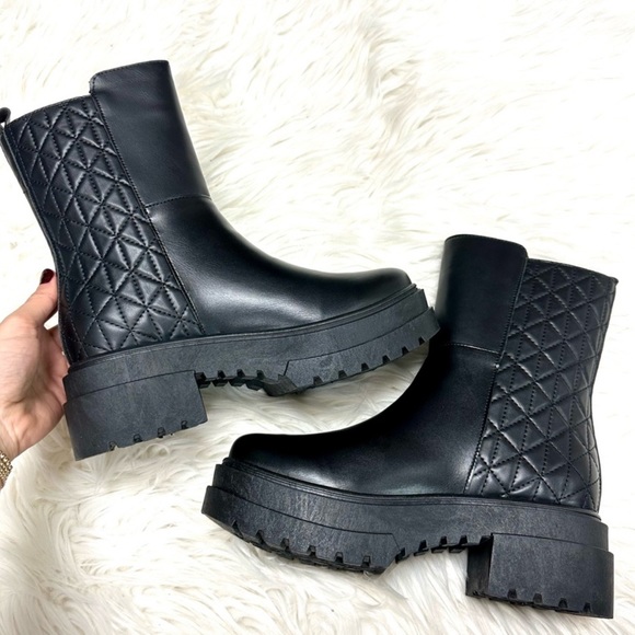 Qupid Tarina Black Boot - Picture 5 of 5